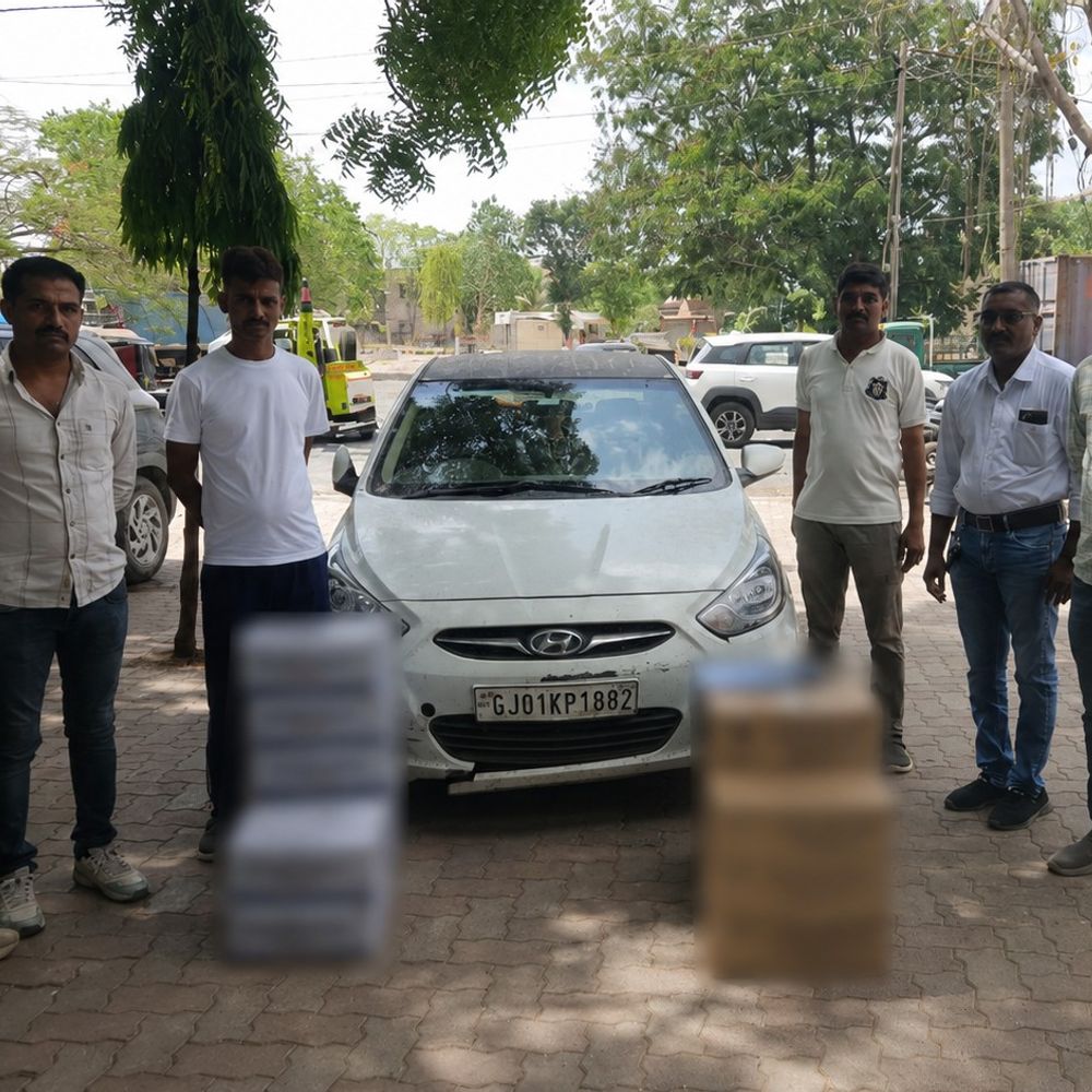 મોરબીમાં કારમાંથી વિદેશી દારૂ ઝડપાયો:પોલીસે 960 બોટલ અને ₹3.76 લાખનો મુદ્દામાલ જપ્ત કર્યો