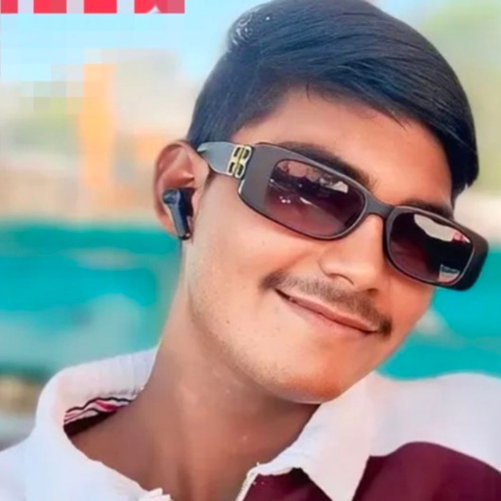 વેરાવળ સિવિલ હોસ્પિટલમાં યુવકે ત્રીજા માળેથી પડતું મૂક્યું:નશાની હાલત અને પારિવારિક ઝઘડા હોવાની ચર્ચા; સારવાર દરમિયાન મોત