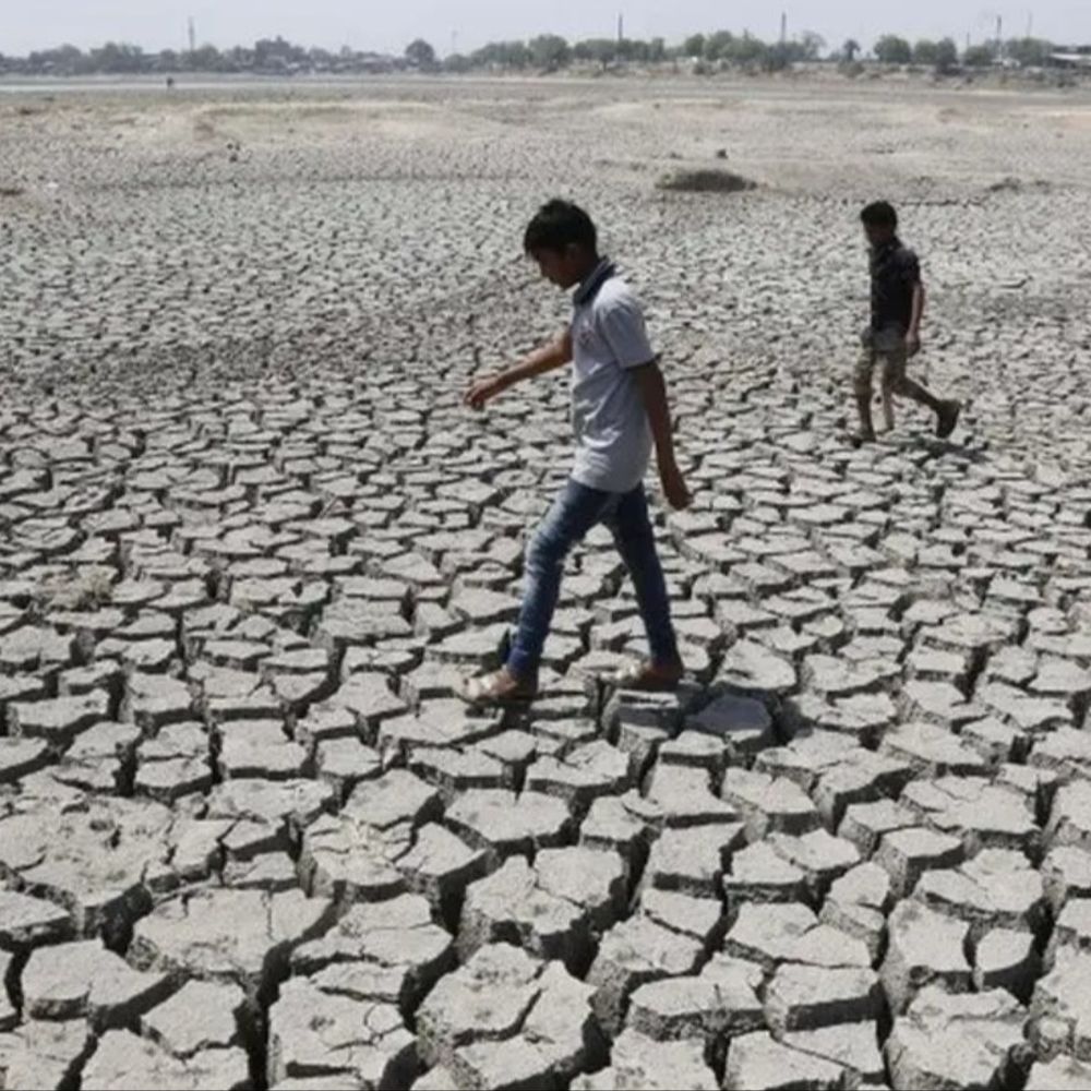 દેશના 166 જળાશયોમાં માત્ર 24.75% પાણી, 15 ડેમમાં સ્ટોક સામાન્ય કરતાં અડધો.