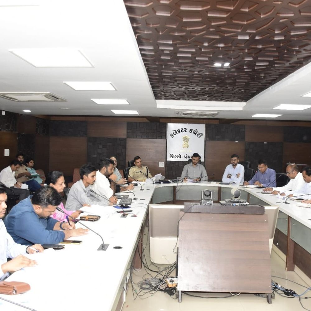 PM મોદીના 12 વર્ષના કાર્યકાળની પૂર્ણાહુતિ નિમિત્તે વિવિધ લોકકલ્યાણ કાર્યક્રમો:આયોજનના ભાગરૂપે માટે કલેક્ટરની અધ્યક્ષતામાં બેઠક યોજાઈ