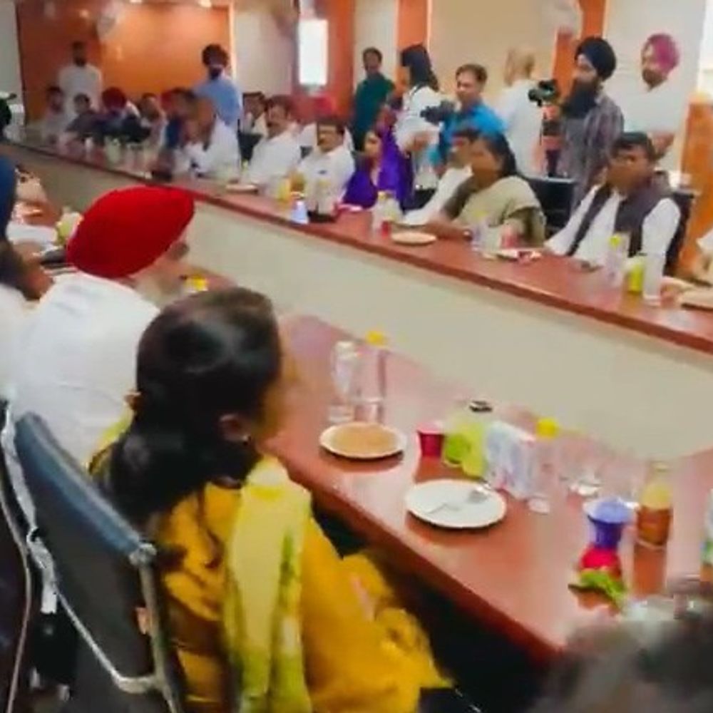 પંજાબના લુધિયાણામાં કૃષિ સંસદીય સમિતિની બેઠક યોજાઈ:ખેડૂતોની આવક, કૃષિ શિક્ષણ સુધારવા પર મંથન, મોહાલીની 'વેરકા ડેરી'ની મુલાકાત લીધી, દમણના MP ઉમેશ પટેલ જોડાયા