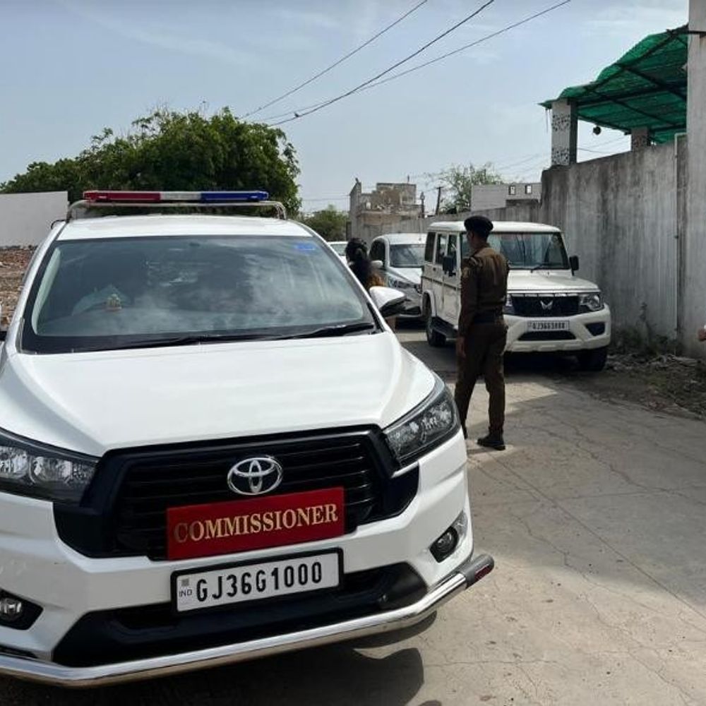 મોરબી શનાળાના વોકળાઓમાં ગંદકી:ફરિયાદો બાદ કમિશનર સંગીતા રૈયાણીએ અધિકારીઓને તાકીદ કરી