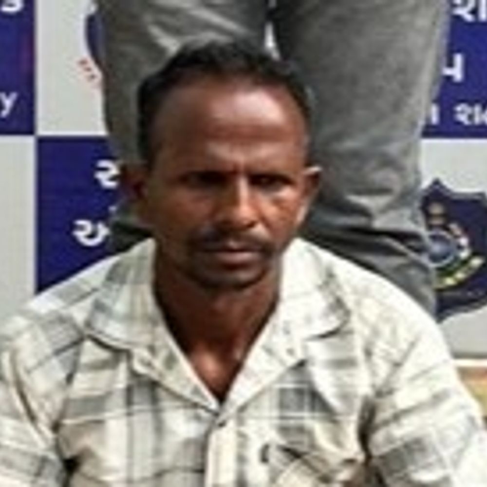 વડોદરામાં ગાંજાના કેસમાં વોન્ટેડ ગાંજા સપ્લાયર MPથી ઝડપાયો:મધ્ય પ્રદેશના ડુંગરાળ અને ગાઢ જંગલ વિસ્તારમાં સતત વોચ રાખ્યા બાદ દબોચી લીધો, નાર્કોટિક્સ નેટવર્કના મૂળ સુધી પહોંચી અત્યાર સુધીમાં 4 આરોપીને જેલભેગા કર્યા