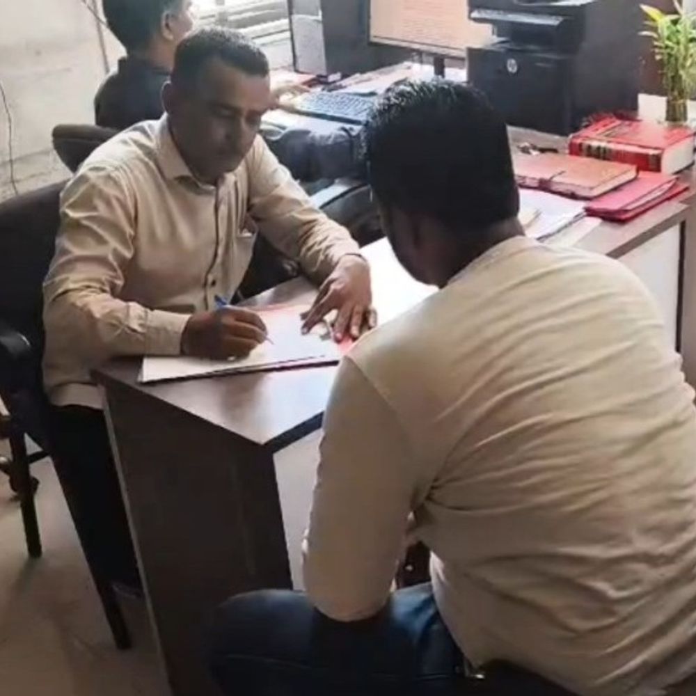 અરવલ્લીમાં 13 શંકાસ્પદ બાંગ્લાદેશીઓ ઝડપાયા:પોલીસે આધાર-પુરાવા વગરના શખ્સોની અટકાયત કરી, તપાસ ચાલુ