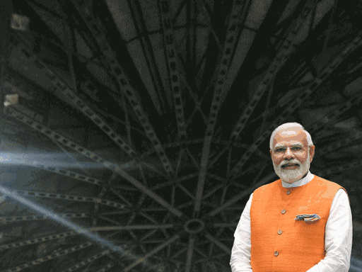 PM મોદી આજે સુરતમાં, રૂ.18,778 કરોડના વિકાસ પ્રકલ્પોની ભેટ અને સંરક્ષણ પ્રોજેક્ટ્સનું નિરીક્ષણ.