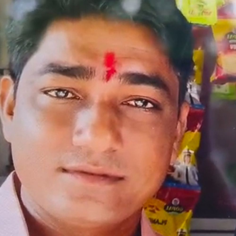 વડોદરાના અલાદપુરા ગામમાં ફાર્મહાઉસમાંથી યુવકનો મૃતદેહ મળ્યો:ગેરકાયદેસર થ્રી-ફેઝ કરંટના કારણે મૃત્યુ થયાનો પરિવારનો આક્ષેપ, આંબાવાડિયામાં યુવકનું શંકાસ્પદ મોત થતાં પોલીસ તપાસ શરૂ
