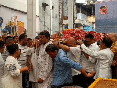ધારાસભ્ય યોગેશ પટેલના પાર્થિવ દેહને અંતિમ દર્શન
