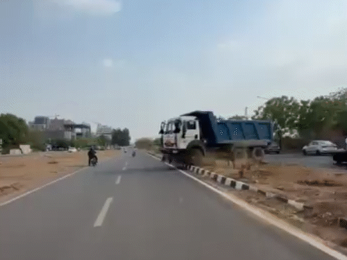 અમદાવાદના SG હાઈવે પર ડમ્પર ચાલકનો ફિલ્મી પીછો