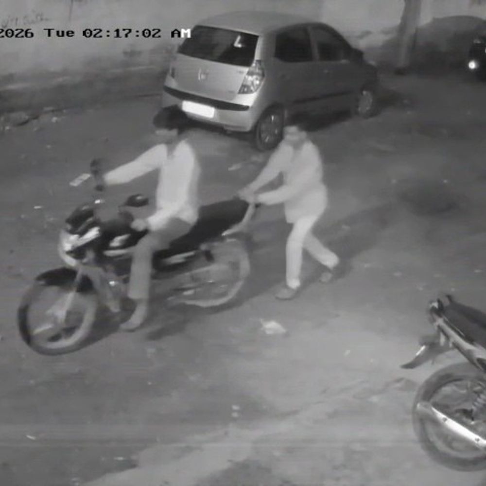 હિંમતનગરમાં લેબોરેટરી પાસેથી બાઈક ચોરી, CCTV ફૂટેજ મળ્યા