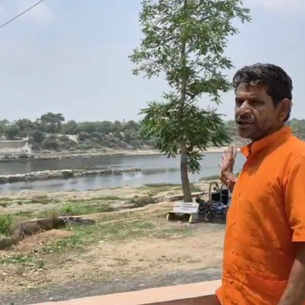 મહીસાગર નદીમાં સ્નાન પર પ્રતિબંધ, મહંત નારાજ:અધિક માસમાં શ્રદ્ધાળુઓ માટે યોગ્ય વ્યવસ્થાની માગ, મહારાજે જિલ્લા વહીવટી તંત્રને અપીલ કરી