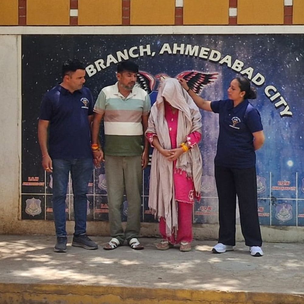 બંટી-બબલીએ 15 લોકોને શિકાર બનાવી 20 કરોડ પડાવ્યા:લક્ઝુરિયસ લાઈફ જીવતા, સોનાના બિસ્કિટ, રેન્જ રોવર-મર્સિડીઝ કાર ખરીદી; અધિકારી-નેતાઓ સાથેના ફોટા બતાવી જાળમાં ફસાવતા