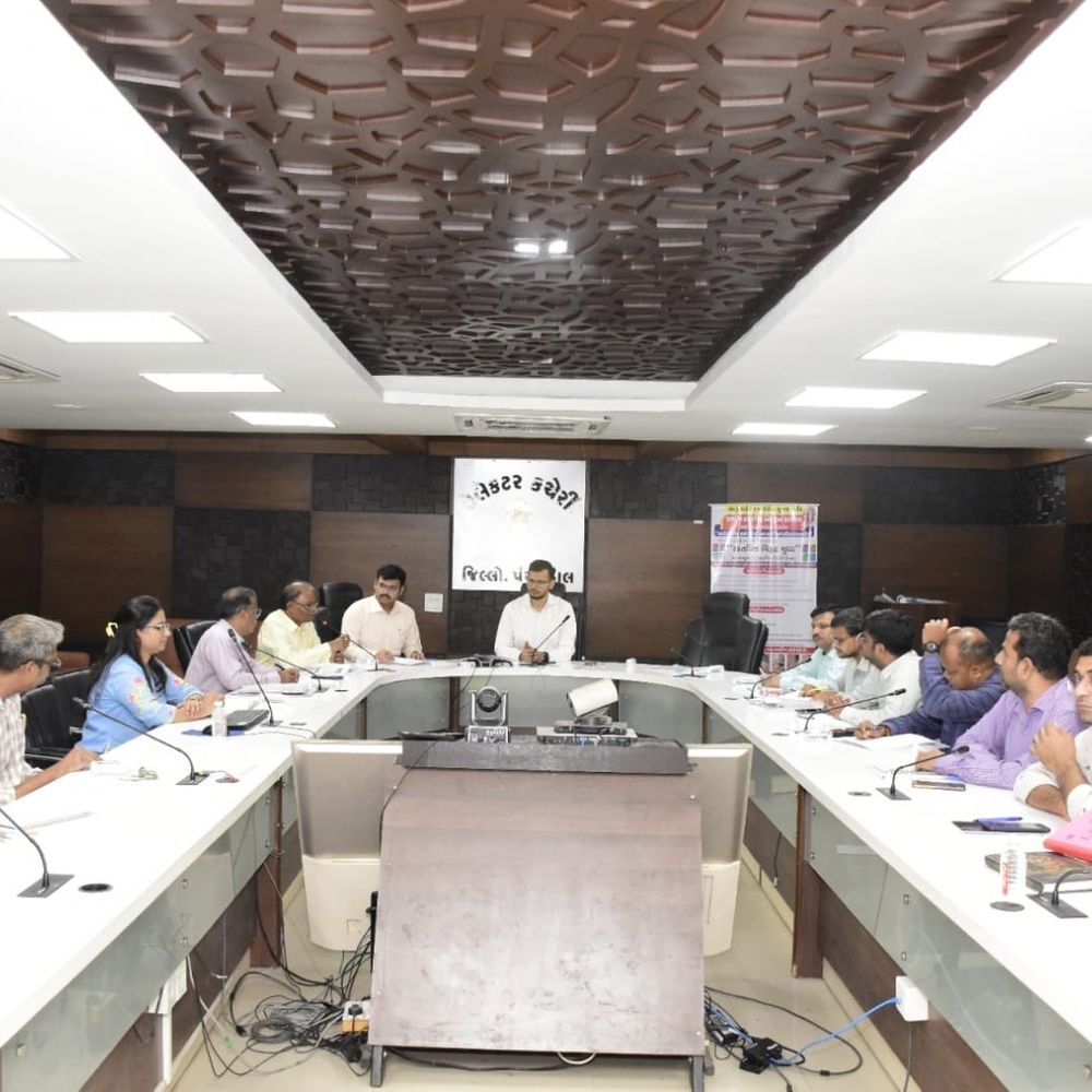 પંચમહાલને રક્તપિત્ત મુક્ત કરવા અભિયાન:કલેક્ટર અજય દહીયાના અધ્યક્ષસ્થાને બેઠક યોજાઈ