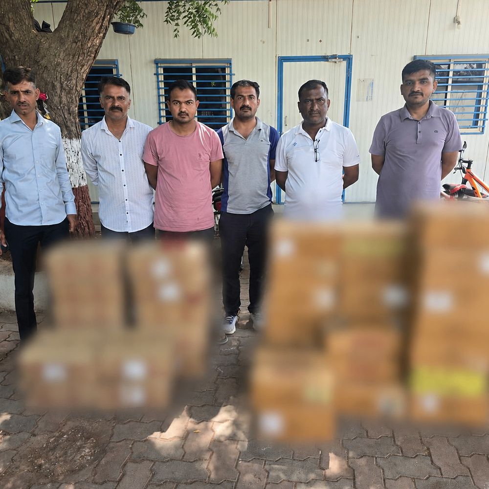 મોટી વાવડીમાં ઓરડીમાંથી ઇંગ્લિશ દારૂ ઝડપાયો:પોલીસે ₹3.74 લાખની 2016 દારૂની બોટલ જપ્ત કરી