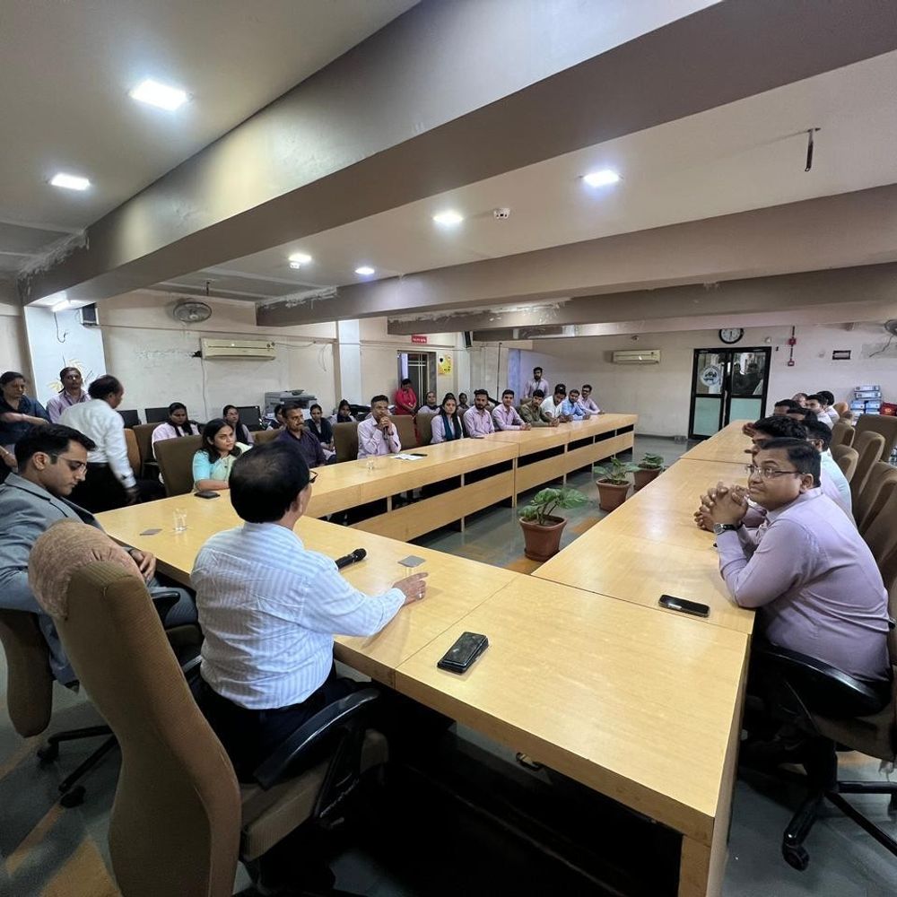 વાપી કમિશનર યોગેશ ચૌધરી જૂનાગઢના કલેક્ટર બન્યા:એન. એફ. ચૌધરીએ કાર્યભાર સંભાળ્યો, આસ્થા સોલંકીની પણ બદલી
