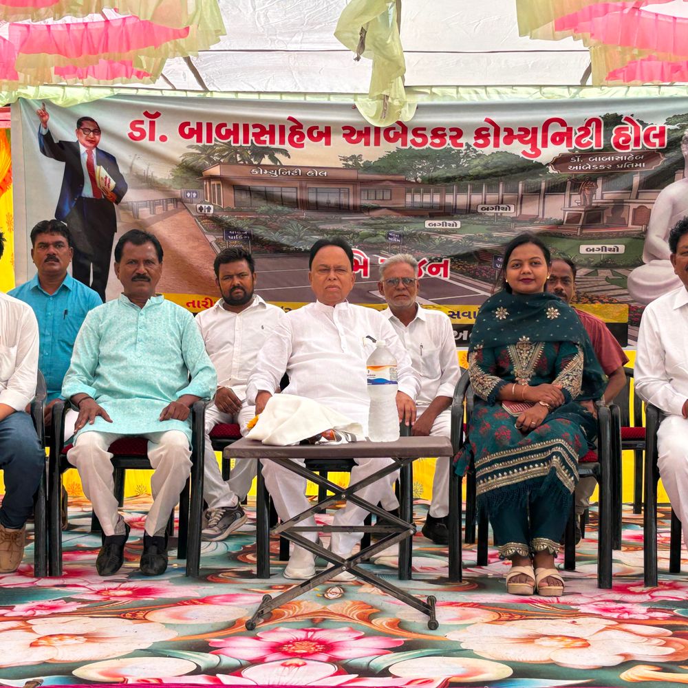 હિંમતનગરના ભોલેશ્વર ખાતે કોમ્યુનિટી હોલનું ભૂમિપૂજન:ધારાસભ્ય વી.ડી. ઝાલાના હસ્તે ભૂમિપૂજન કરાયું, સ્થાનિકો ઉપસ્થિત રહ્યા
