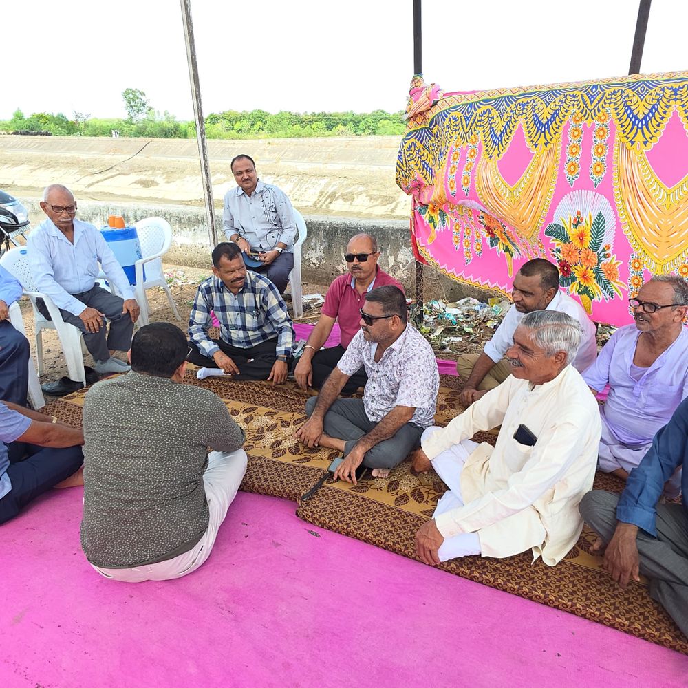 ધોળીધજા ડેમમાં ગંદકી સામે પ્રવિણસિંહ વકીલના પ્રતિકાત્મક ઉપવાસ:નર્મદા કેનાલનો કચરો ડેમ પાસે ઠાલવાતા રોગચાળાનો ભય, ધરણાં શરૂ