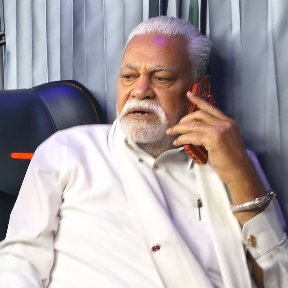 PM ની અપીલનો અમલ, રાજકોટના સાંસદની ST બસમાં સવારી:પરસોતમ રૂપાલાએ કહ્યું - વોલ્વોની સફર એટલી આરામદાયક રહી કે એક પુસ્તક વાંચી નાખ્યું