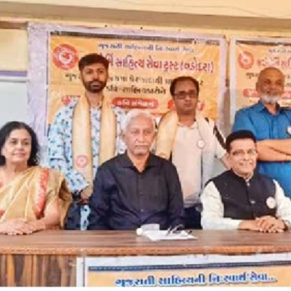 શબ્દની ખેતી, અર્થના ઉતારા: ભાવકો મૂર્ખ નથી, કવિતાને કવિતાના સ્વરૂપે પ્રગટ કરો.