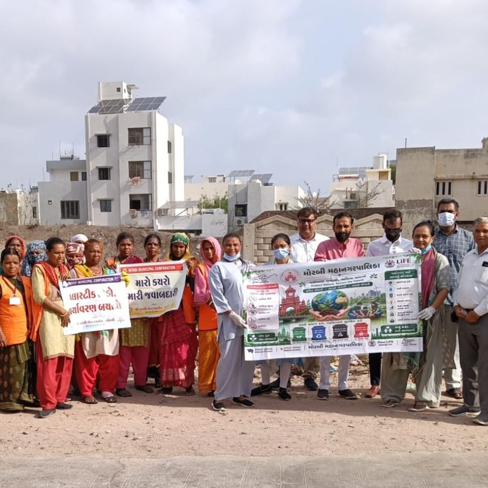 મોરબીમાં પ્લાસ્ટિક વેસ્ટ કલેક્શન ઝુંબેશ, સફાઈ અભિયાન:વોર્ડ નં. 9ના કોર્પોરેટરો અને સ્થાનિકોએ આપ્યો જનજાગૃતિનો સંદેશ