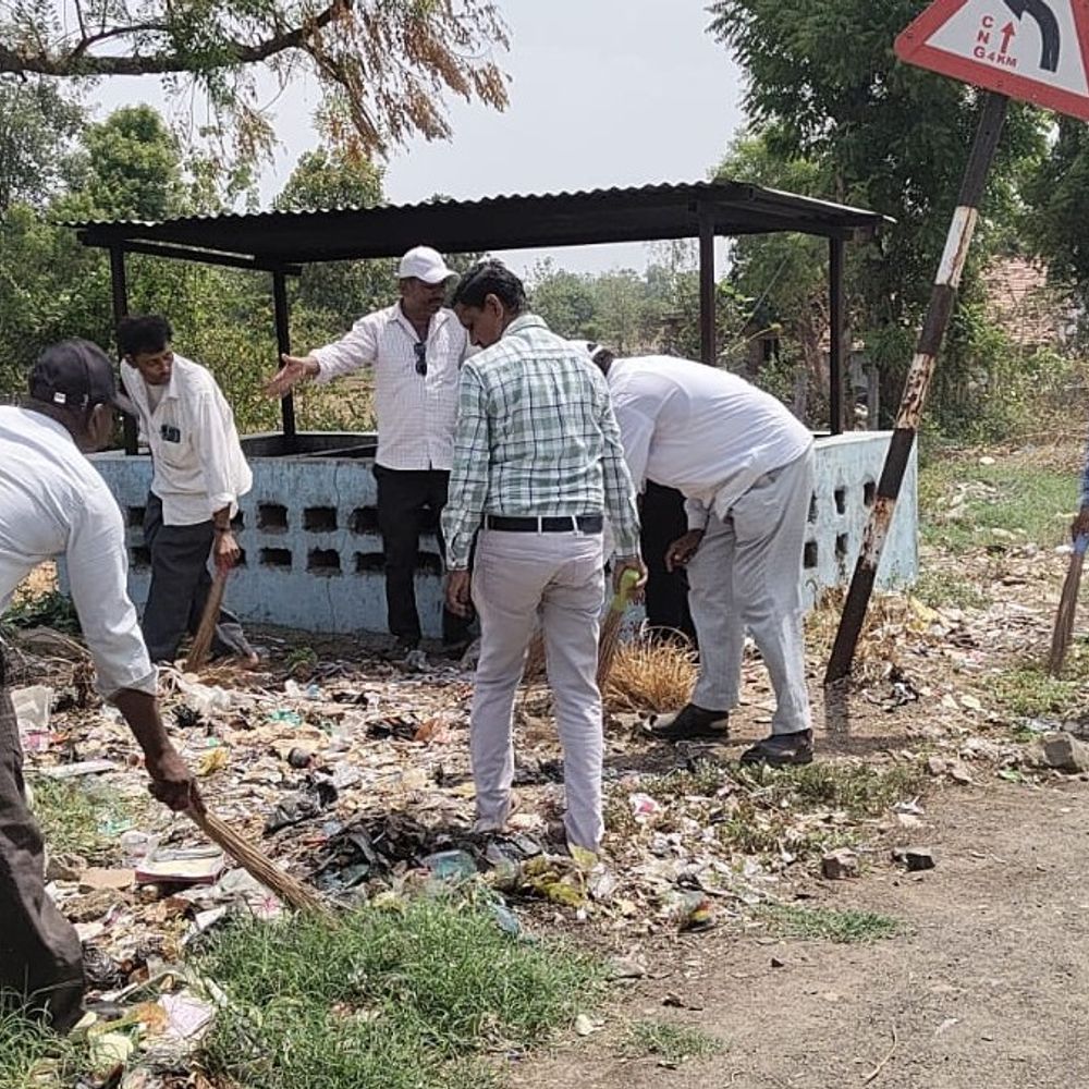 મહીસાગરના ગોધર ગામે 'પ્લાસ્ટિક મુક્ત ગ્રામ્ય દિવસ'ની ઉજવણી:વડાપ્રધાન મોદીનો 12 વર્ષનો કાર્યકાળ પૂર્ણ થવા નિમિત્તે સ્વચ્છતા અભિયાન
