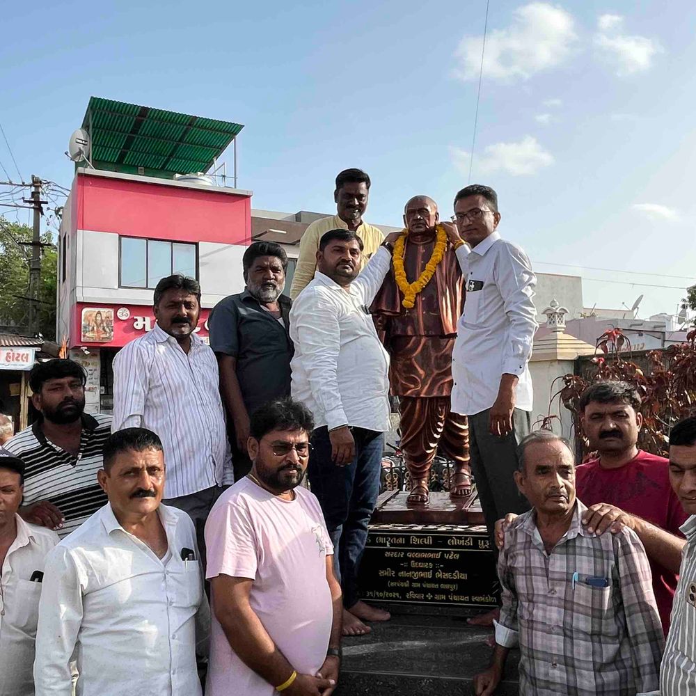લાલપુરમાં ભાજપનું સ્વચ્છતા અભિયાન:મોદીના 12 વર્ષ પૂર્ણ થવા પર જાહેર સ્થળો તેમજ આસપાસના વિસ્તારોમાં સફાઈ કરાઈ