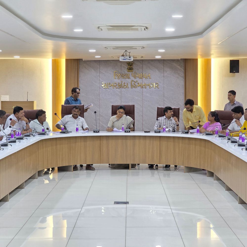 સાબરકાંઠા જિલ્લા પંચાયતની પ્રથમ સભામાં કમિટી રચના મુલતવી:અધિકારીઓની ફેરસુપ્રત સહિત ત્રણ મહત્વના મુદ્દા પર નિર્ણય નહીં