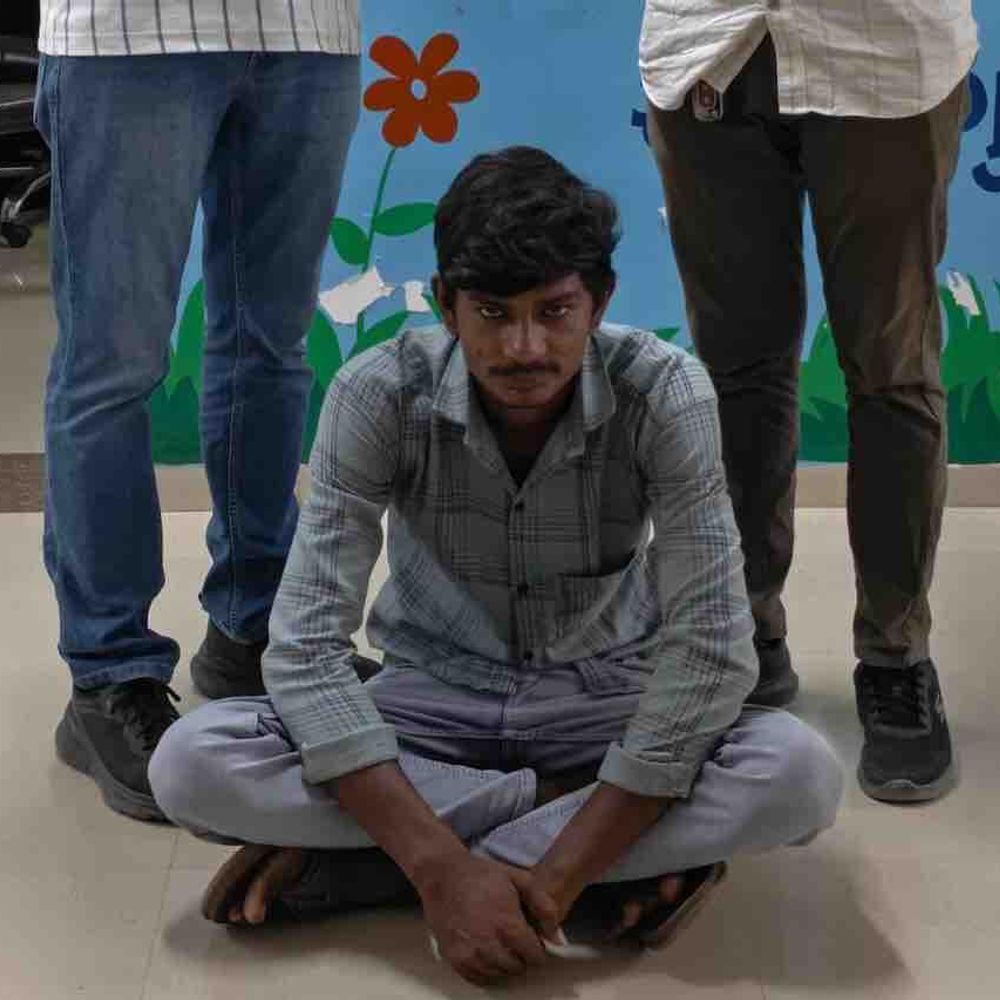 અમરેલી LCBએ નાસતા ફરતા આરોપીને ઝડપ્યો:દામનગરમાં થયેલી ચોરી મામલે ત્રણ મહિનાથી ફરાર આરોપી ઝડપાયો