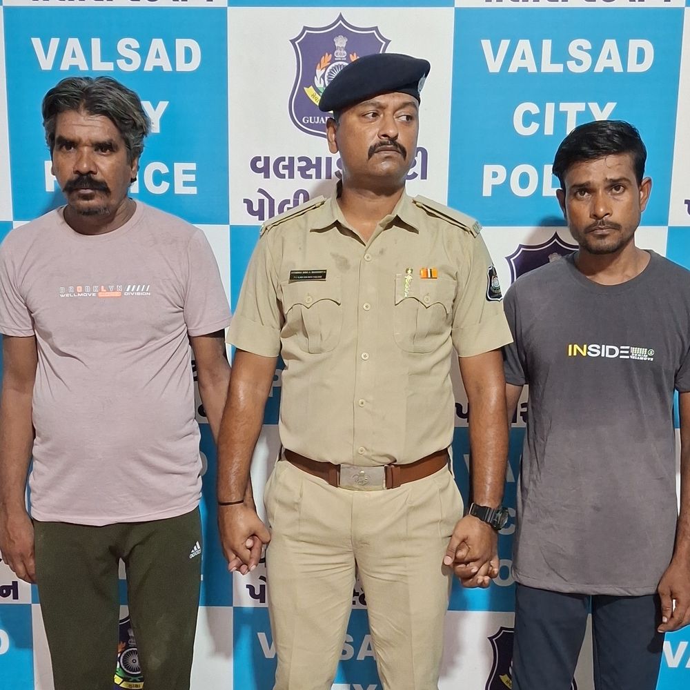 પ્રેમ સંબંધની શંકાએ પત્નીના પિતારાઈ ભાઈની હત્યા કરનાર ઝડપાયા:પતિએ મિત્ર સાથે મળી વાંસના ફટકા મારી હત્યા કરી હતી, વલસાડ પોલીસે ગણતરીના કલાકોમાં આરોપીને ઝડપ્યા