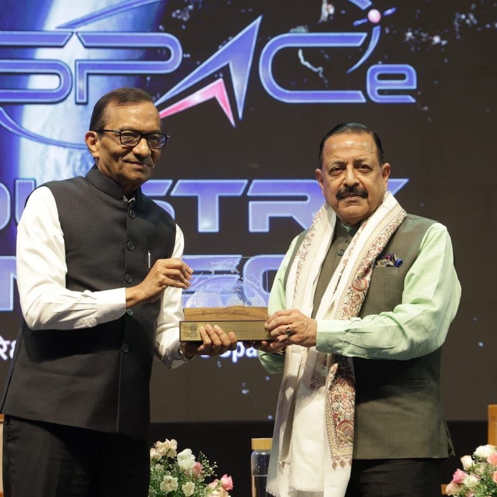 અમદાવાદમાં IN-SPACEની વાર્ષિક ઈન્ડસ્ટ્રી મીટ:3 સ્પેસ સ્ટાર્ટઅપ્સને મળશે આર્થિક પીઠબળ, 2043 સુધીમાં સ્પેસ ઈકોનોમીને 44 બિલિયન ડોલર સુધી પહોંચાડવાનું લક્ષ્ય