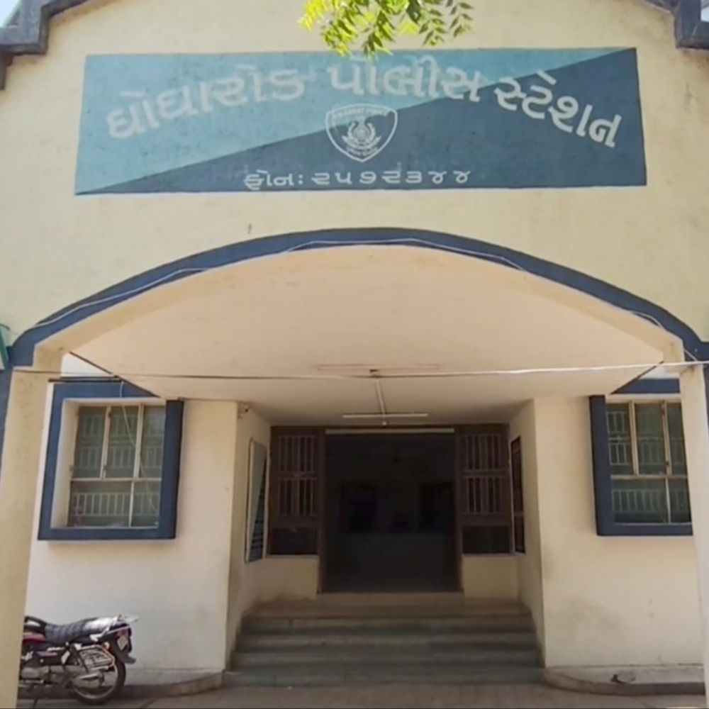 ખ્યાતનામ તબીબના હત્યારાઓનો આતંક:જેલમાંથી છૂટીને મદદ કરનાર પરિવાર પાસે જામીન ખર્ચના 5 લાખ માંગ્યા; ઘરમાં ઘૂસી મહિલા પર હથિયારથી હુમલો કર્યો