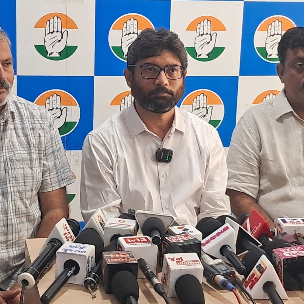 સરકાર પૂંજીપતિઓની દલાલી બંધ કરે:વીજ થાંભલાના વિરોધમાં 15મીએ ગાંધીનગરમાં 1111 ટ્રેક્ટરોની મહારેલી, કંપનીઓની દાદાગીરીની સામે 23 કિસાન સંગઠનો સરકારને ઘેરશે
