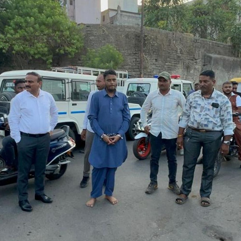 માસૂમનો કાળજું કંપાવનારો અંત:રાજકોટમાંથી વતનમાં જવાની જીદ કરનાર 14 વર્ષના બાળકની હત્યા કરી રાક્ષસે માથું અને ધડ અલગ કર્યા, અમાનુષી અત્યાચાર કરી જીવ લેનાર ઠેકેદાર ઝડપાયો