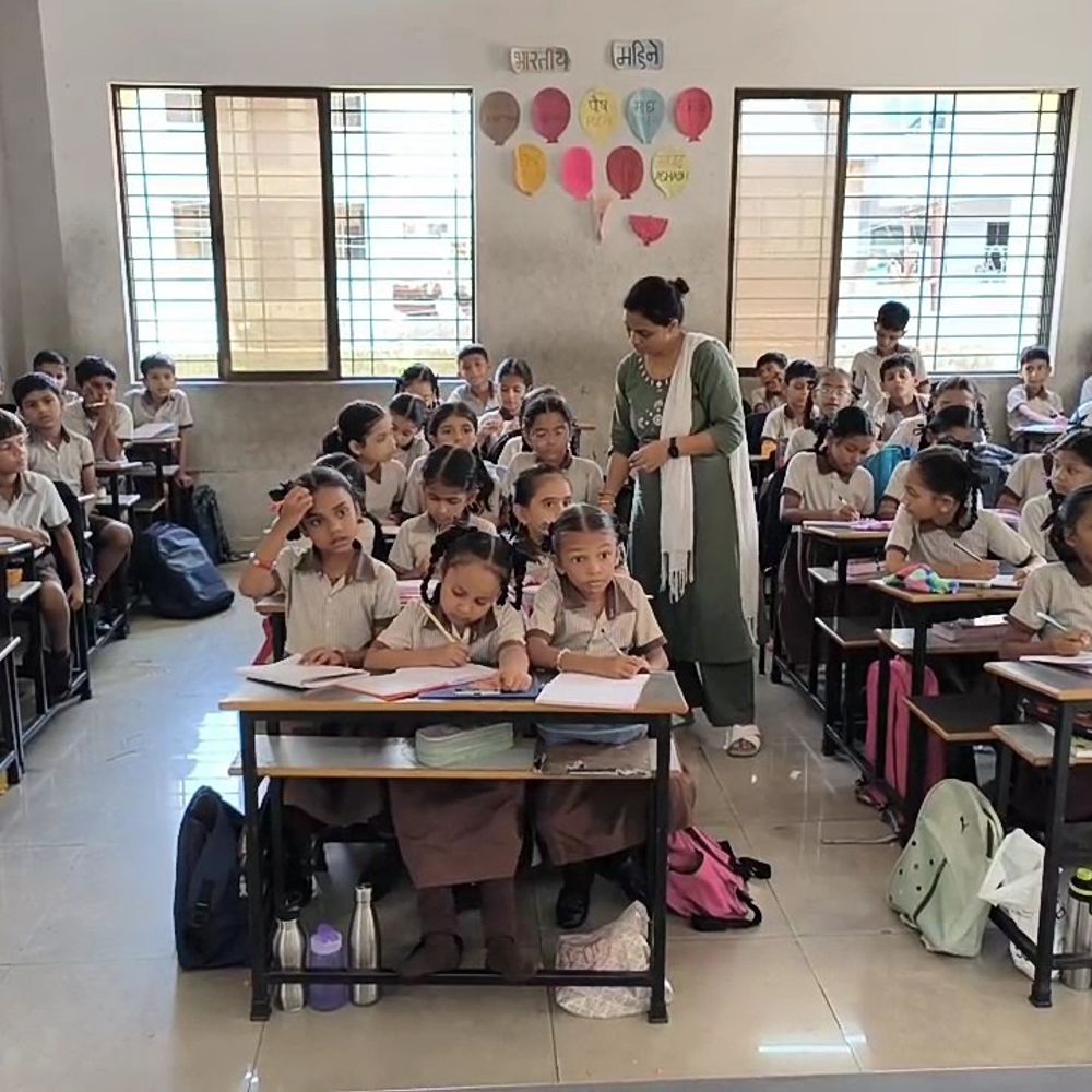 નવસારી સરકારી શાળામાં એડમિશન માટે લાંબી લાઈનો:5 વર્ષમાં વિદ્યાર્થી સંખ્યા 190 થી 500 પાર; ખાનગી શાળાઓ જેવું જ ઉચ્ચ ગુણવત્તાયુક્ત શિક્ષણ