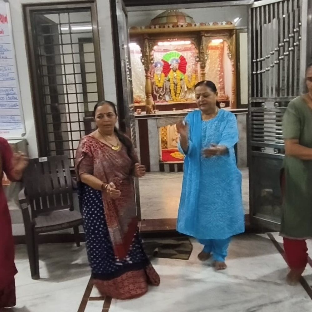 પાટણમાં પુરુષોત્તમ માસની અગિયારસે ભજન-સત્સંગ:લાલ સાહેબ સમાધિ સ્થાને પિતૃ તૃપ્તિ માટે ફરાળ પ્રસાદ અપાયો