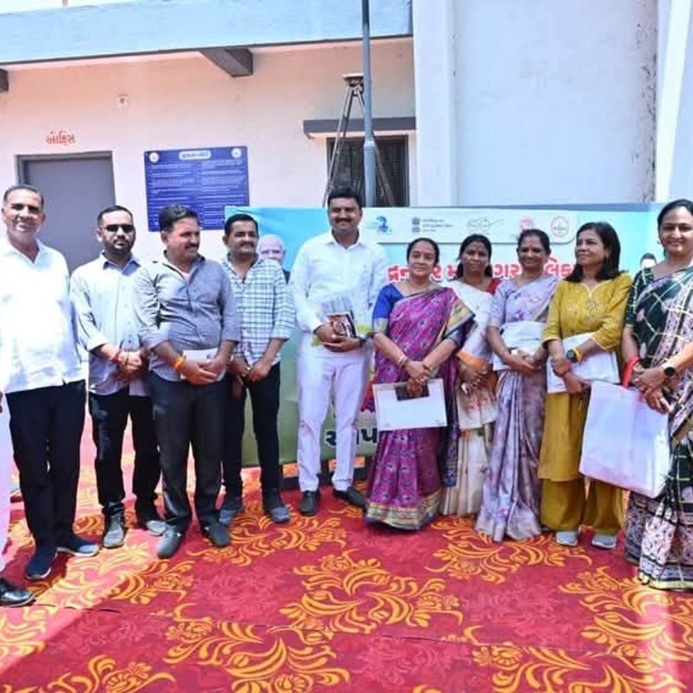 વઢવાણમાં 'પ્રગતિ પથ યાત્રા':પદાધિકારીઓએ ધરમ તળાવની મુલાકાત લીધી, દાજીરાજસિંહજી પાર્ક સહિત વિકાસ પ્રોજેક્ટ્સની સ્થળ પર સમીક્ષા