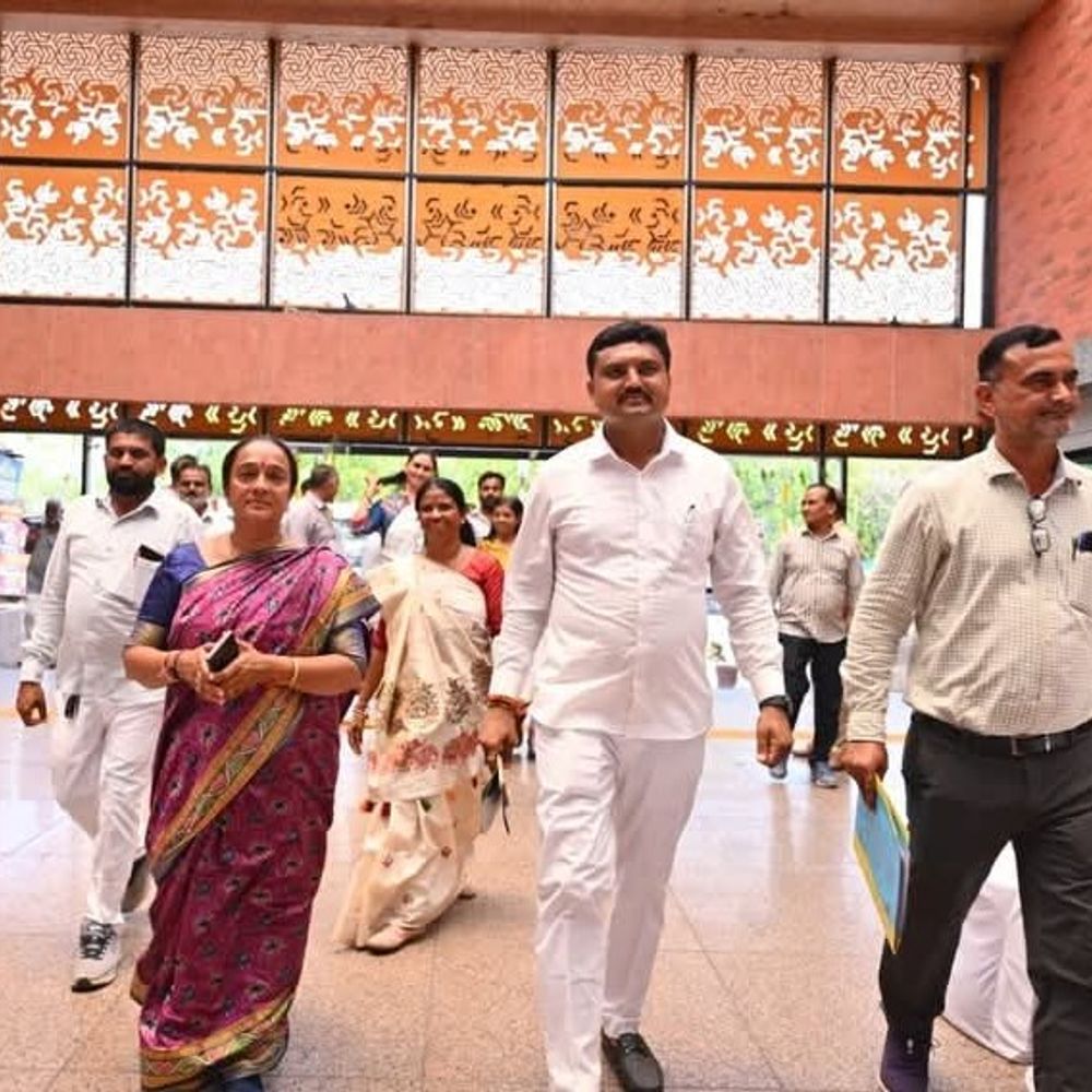 સુરેન્દ્રનગરમાં ‘પ્રગતિ પથ યાત્રા’નો પ્રારંભ:12 વર્ષના વિકાસ કાર્યો લોકો સુધી પહોંચાવાશે