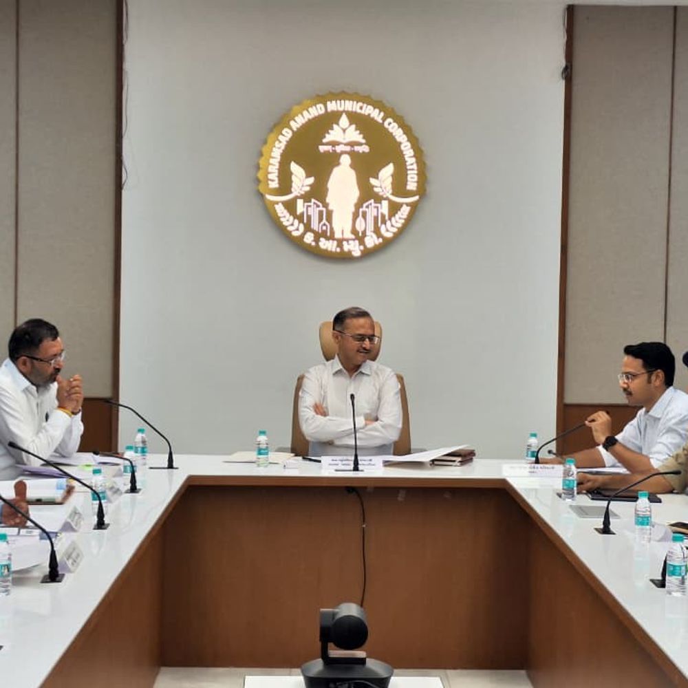 કમિશનરનો કડક સંદેશ, જાહેરમાં ગંદકી કરશો તો દંડ ભરવો પડશે:દબાણ હટાવાશે; ધારાસભ્ય-સાંસદે ગટર, પાણીના પ્રશ્નો ઉઠાવ્યા