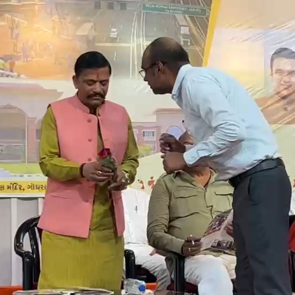 ‘8મું, 10મું પંચ મળી ગયું તોય ભૂખ નથી ભાગતી’:ગોધરામાં કૃષિ રાજ્ય મંત્રી રમેશ કટારા શિક્ષકો પર હળવા અંદાજમાં વરસ્યા, કહ્યું- વડીલોને પૂછો પાંચસો-હજારમાં નોકરી કરતાં