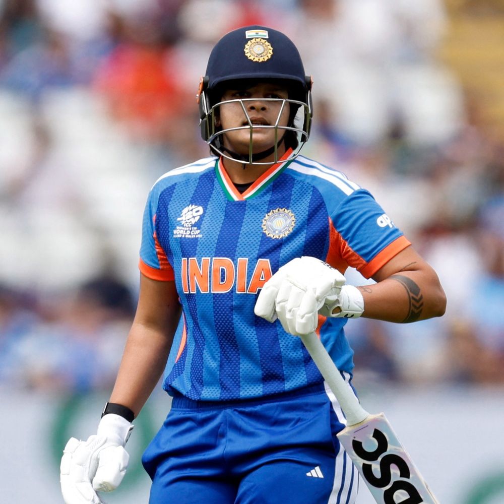 IND vs PAK: ભારતની ખરાબ શરૂઆત, બે વિકેટ પડી:શેફાલી વર્મા પછી જેમિમાહ બાઉન્ડરી મારવાના પ્રયાસમાં આઉટ થઈ; ટીમ ઈન્ડિયાનો સ્કોર 54/2