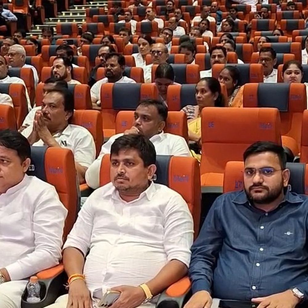વાપીમાં વિકસિત ભારત સંકલ્પ સંમેલન યોજાયું:કનુ દેસાઈએ 2047 સુધી વિકસિત રાષ્ટ્ર બનાવવા યોગદાનની હાંકલ કરી
