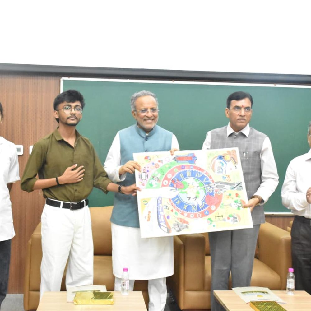 કેન્દ્રીય મંત્રી ડૉ. મનસુખભાઈ માંડવિયાએ પોરબંદર મેડિકલ કોલેજમાં વિદ્યાર્થીઓ સાથે કર્યો સંવાદ.