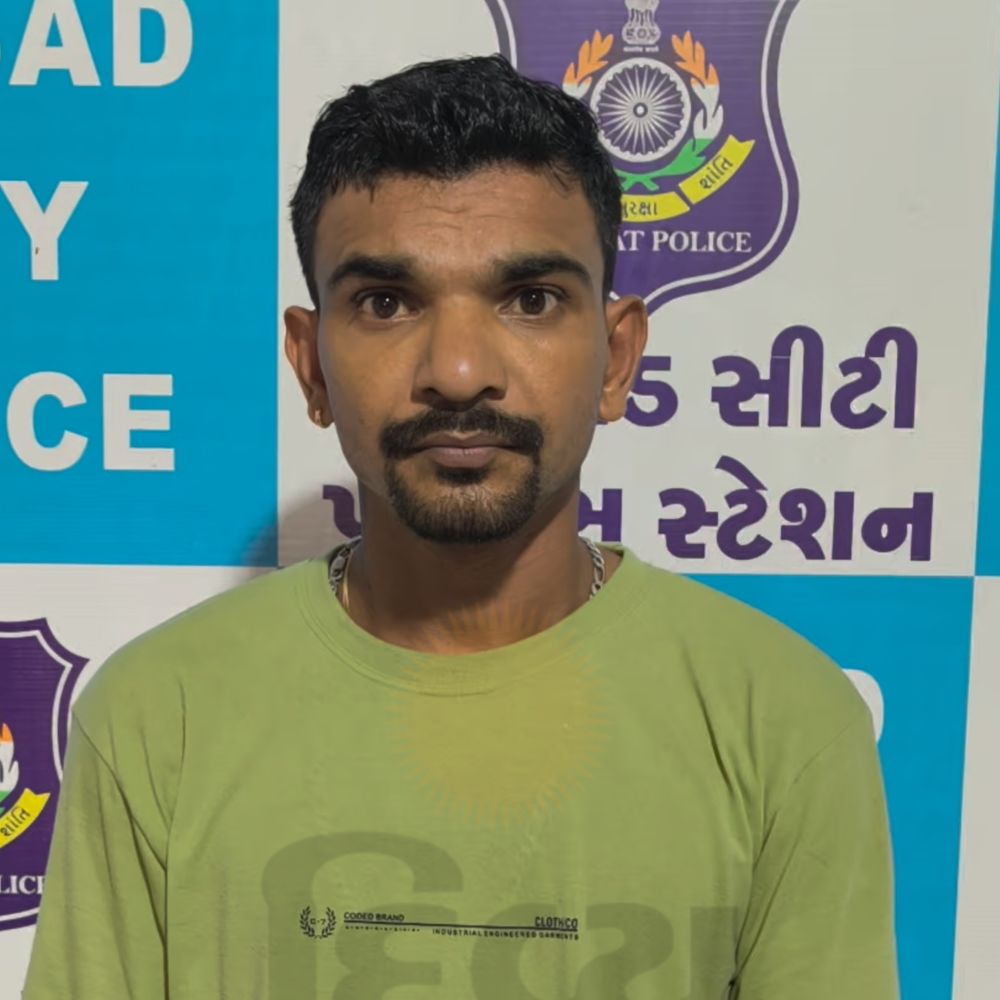 વલસાડમાં ગાંજાનું વેચાણ ઝડપાયું:પોલીસે ઓટો રિક્ષા સાથે ₹2.19 લાખનો મુદ્દામાલ જપ્ત કર્યો