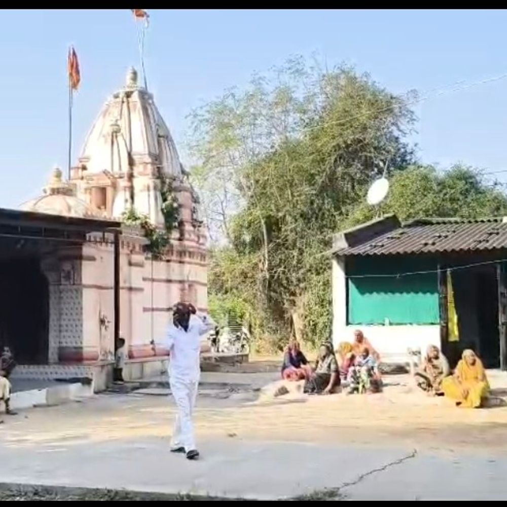 કડી સબ-રજીસ્ટ્રાર પાસે ગાંધીનગરથી ખુલાસો મંગાયો:મંદિર-શાળાની જમીનના ખેતીલાયક દસ્તાવેજ નોંધાયા હતા, ચકાસણી કર્યા વિના દસ્તાવેજ સ્વીકારીને નોંધણી કરી હતી