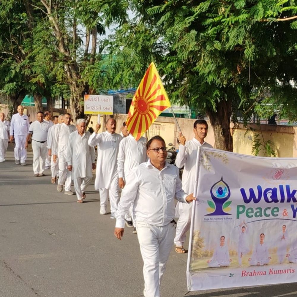 ભરૂચમાં 'વોક ફોર પીસ એન્ડ યોગા' રેલી યોજાઈ:આંતરરાષ્ટ્રીય યોગ દિવસ પૂર્વે 150થી વધુ લોકો જોડાયા