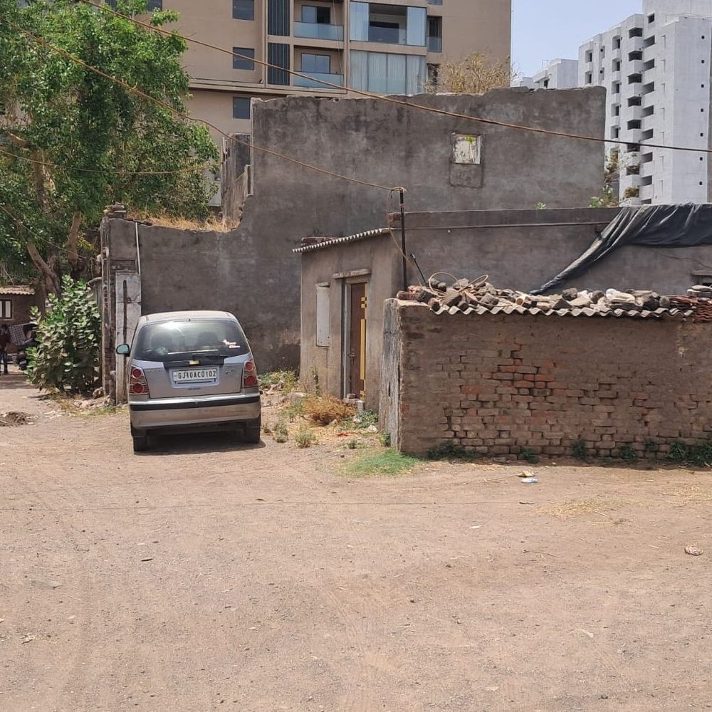 હિંગળાજ નગરનો નોટિસ મામલો ગરમાયો:મેયર ડો. નેહલ શુક્લએ બે દિવસમાં રિપોર્ટ મંગાવ્યો, કહ્યું- કોઈને અન્યાય ન થાય તેમ નિયમ મુજબ નિર્ણય લેવાશે