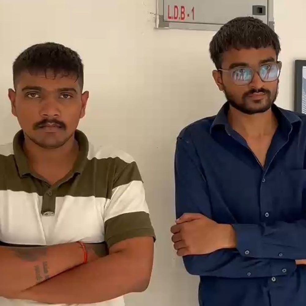 મોજશોખ માટે પૈસાની જરૂરિયાતે નકલી પોલીસ બનાવ્યા:રાજકોટમાં રૂ.50 હજારની ખંડણી માંગવાના ગુનામાં 2 શખ્સોની પોલીસે ધરપકડ કરી