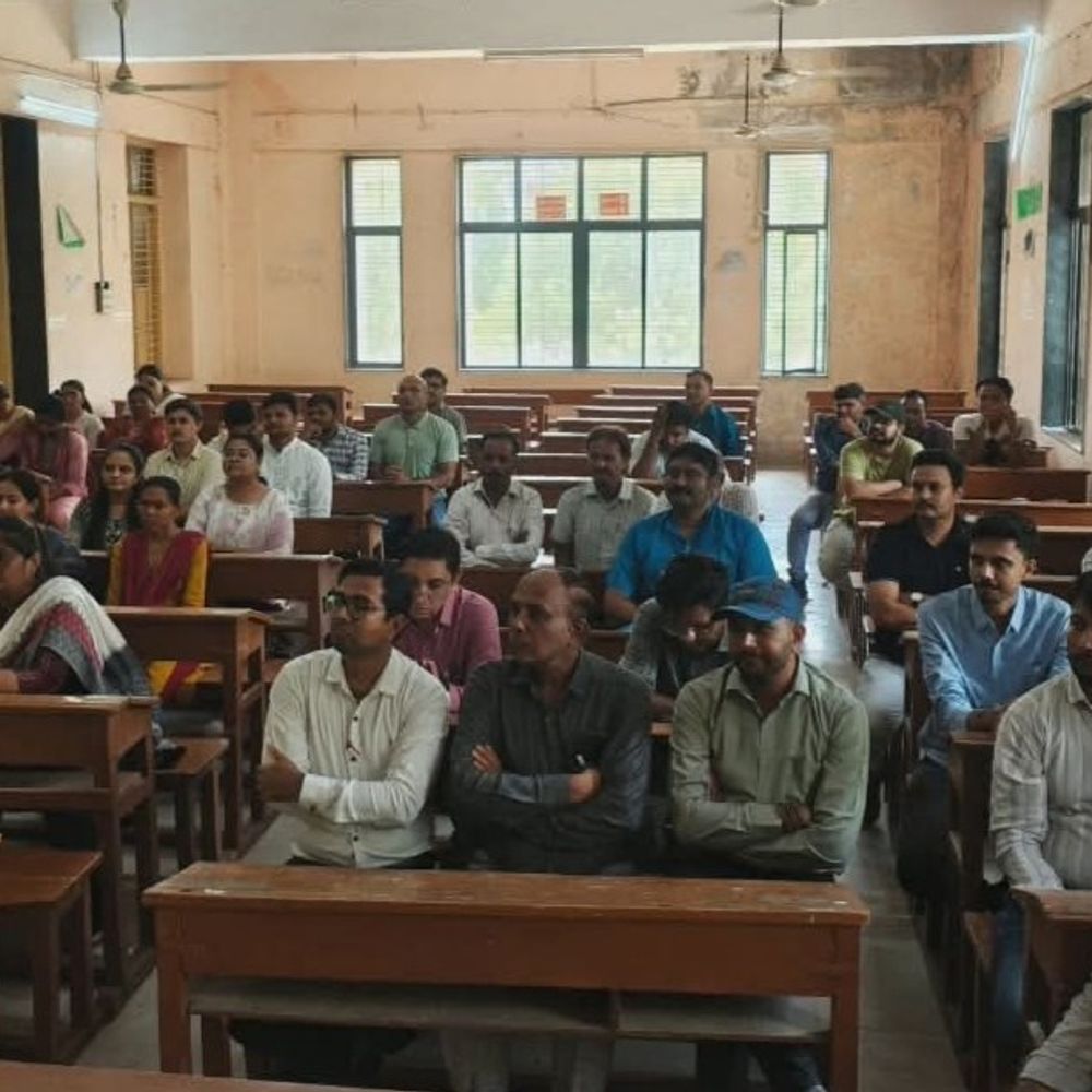 એમ.પી. શાહ કોલેજ ૨૫ આદર્શ કોલેજોમાં પસંદ, સત્રારંભ બેઠકમાં વિદ્યાર્થીલક્ષી અભિગમ પર ભાર.
