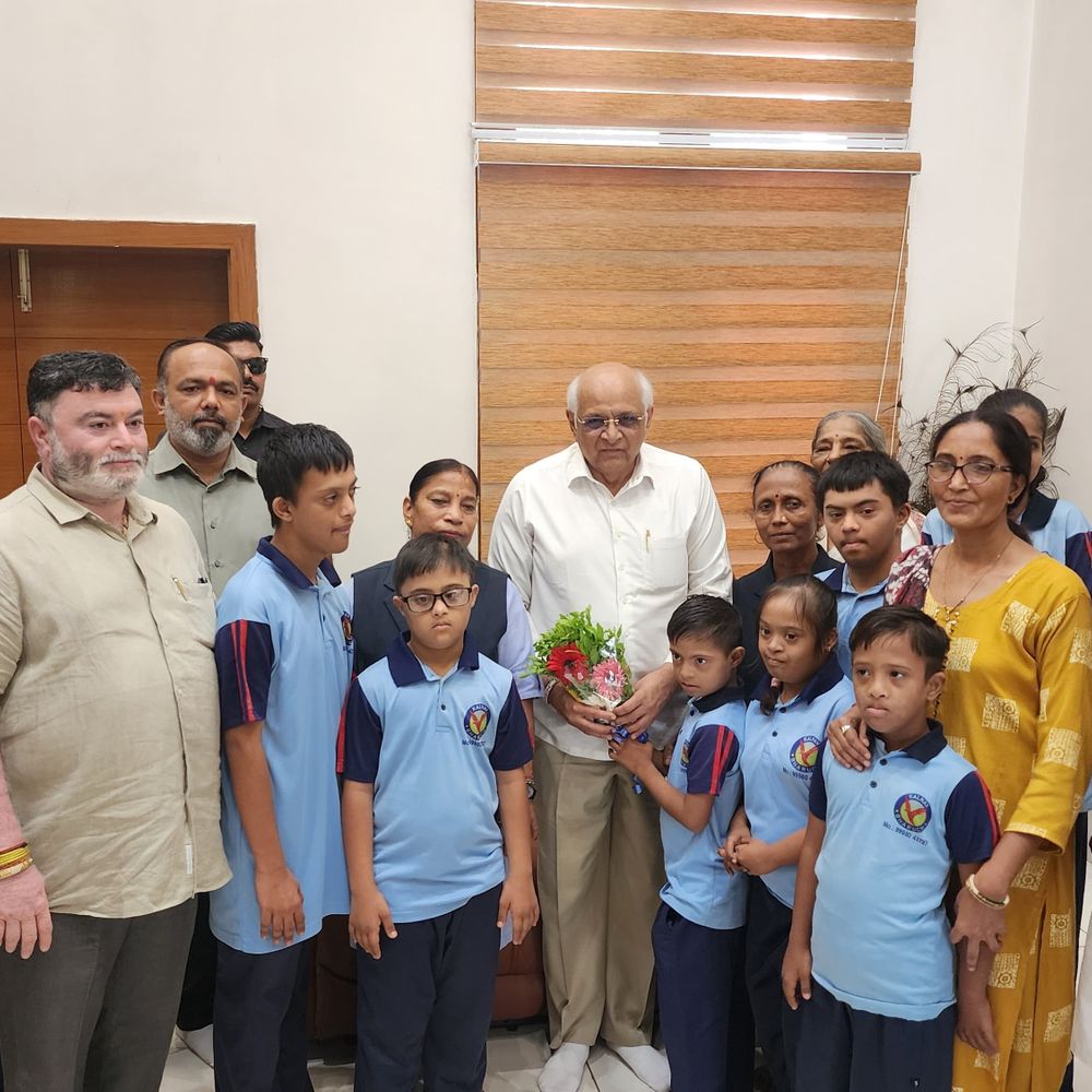 મુખ્યમંત્રી ભૂપેન્દ્ર પટેલ ભરૂચમાં સેવાભાવી નાગરિકોને મળ્યા:GNFC કાર્યક્રમ બાદ દિવ્યાંગ બાળકોની સંસ્થાની મુલાકાત લીધી