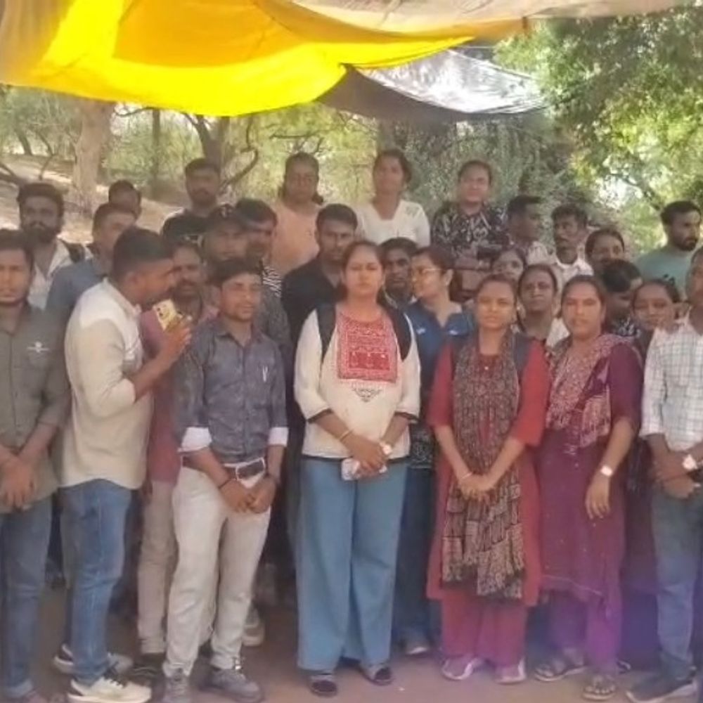 TET-1 પાસ ઉમેદવારોએ વિદ્યા સમીક્ષા કેન્દ્ર પર હૈયાવરાળ ઠાલવી:જ્ઞાન સહાયકના બદલે કાયમી શિક્ષકની ભરતી કરવા માગ