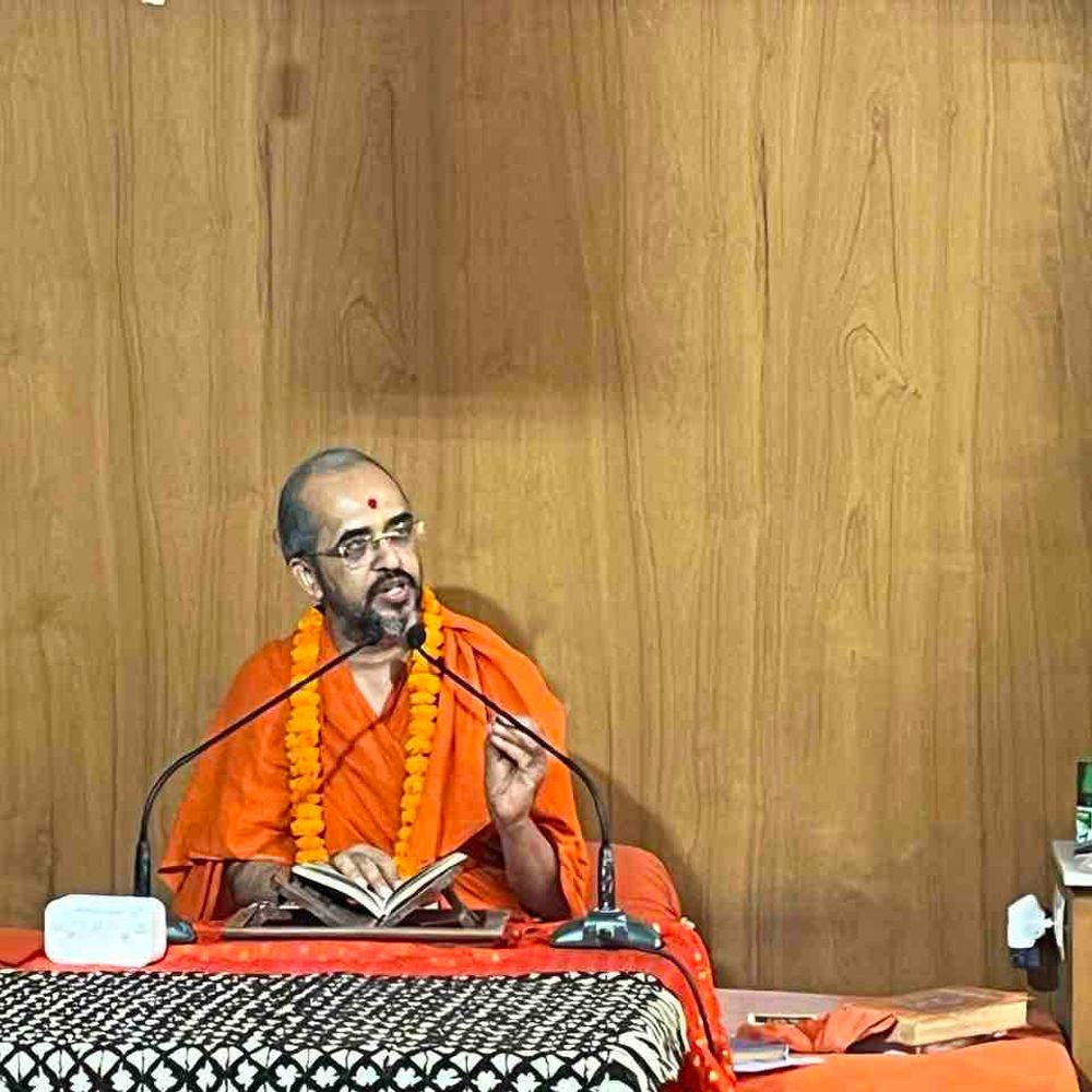 કુમકુમ મંદિરે અધિકમાસ કથા સંપન્ન:યુવાનોએ સફળતાના શિખરે પહોંચવા સોશિયલ મીડિયાની રીલ્સથી મુક્ત થવું પડશે